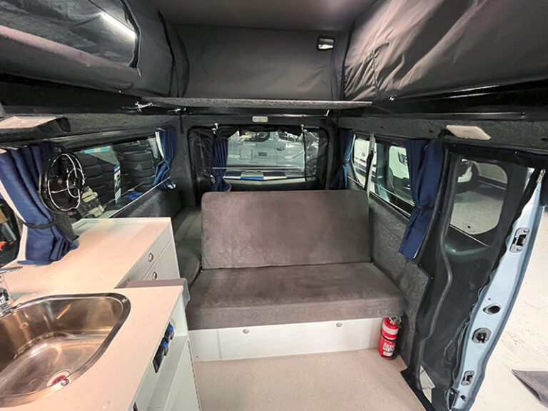 Frontline-Camper-Renault-Trafic-Pro-Seating-02