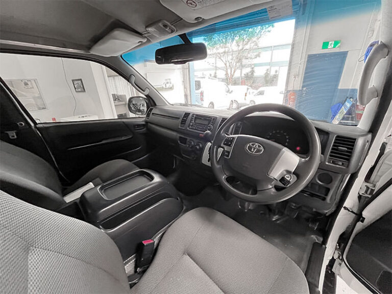 1150-frontline-2015-toyota-hiace-hi-top-campervan-3